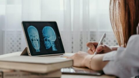 CONTRO GLI STEREOTIPI: 100DONNE, UN DATABASE PER METTERE IN LUCE LE ESPERTE ITALIANE